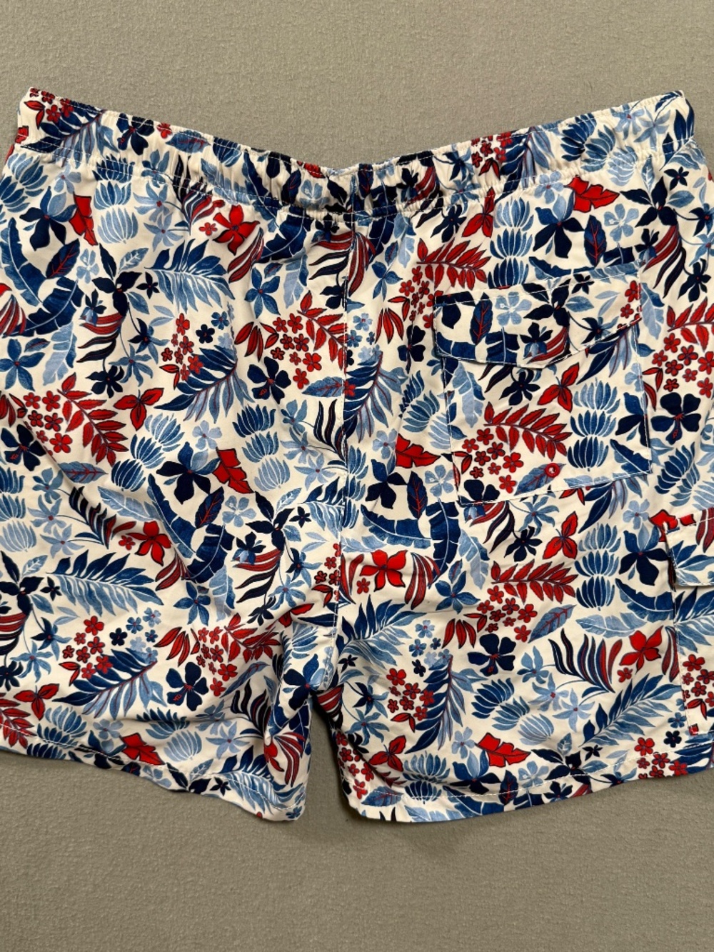 Tommy Bahama Set 100% Silk Shirt Swim Trunks Floral Red White Blue Hawaiian L/XL - Picture 13 of 13